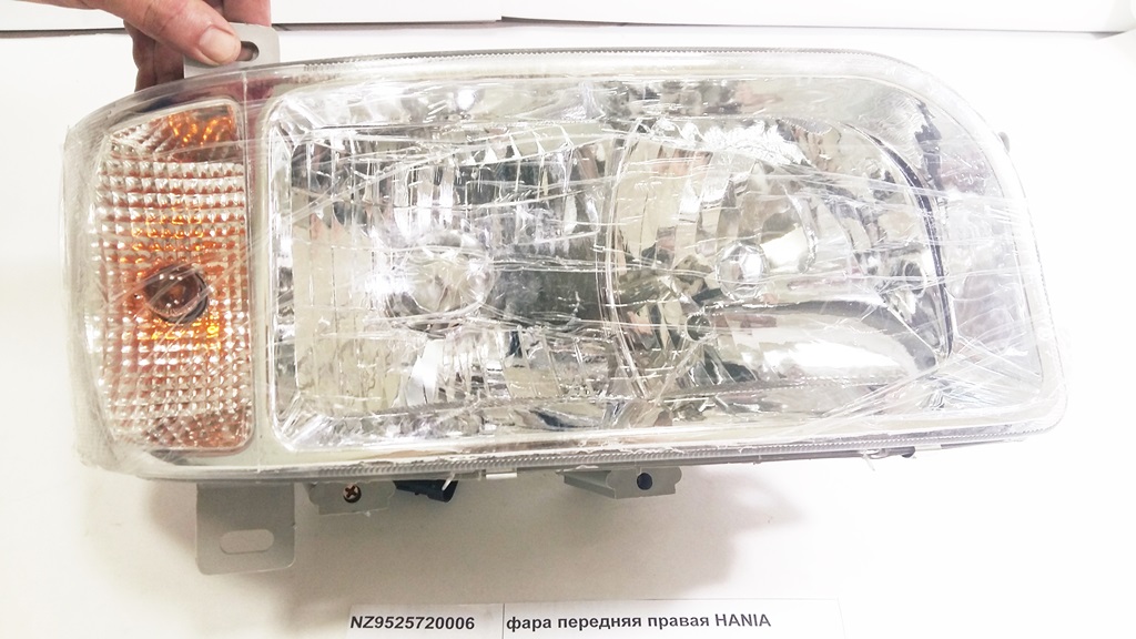 Фара передняя правая HANIA